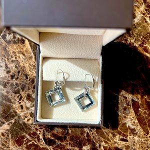 Zirconia square earrings